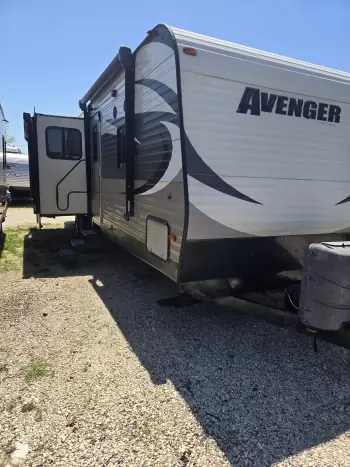 Used 2015 Prime Time RV Avenger 33RSD for sale in Gulfport, Mississippi