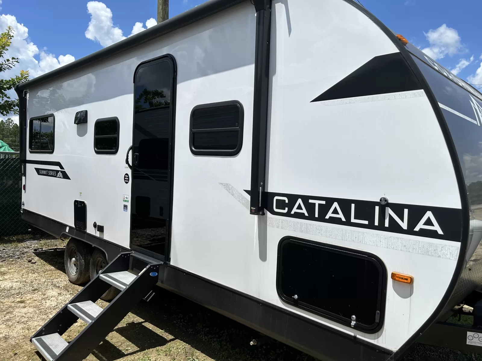 New 2025 Coachmen RV Catalina Summit Series 8 221 EPIC for sale in Gulfport