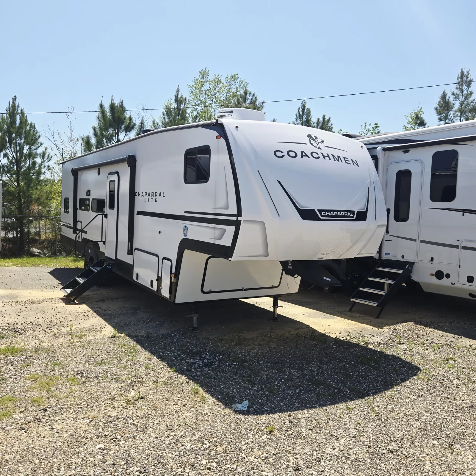 New 2026 Coachmen RV Chaparral Lite 31BH for sale in Gulfport