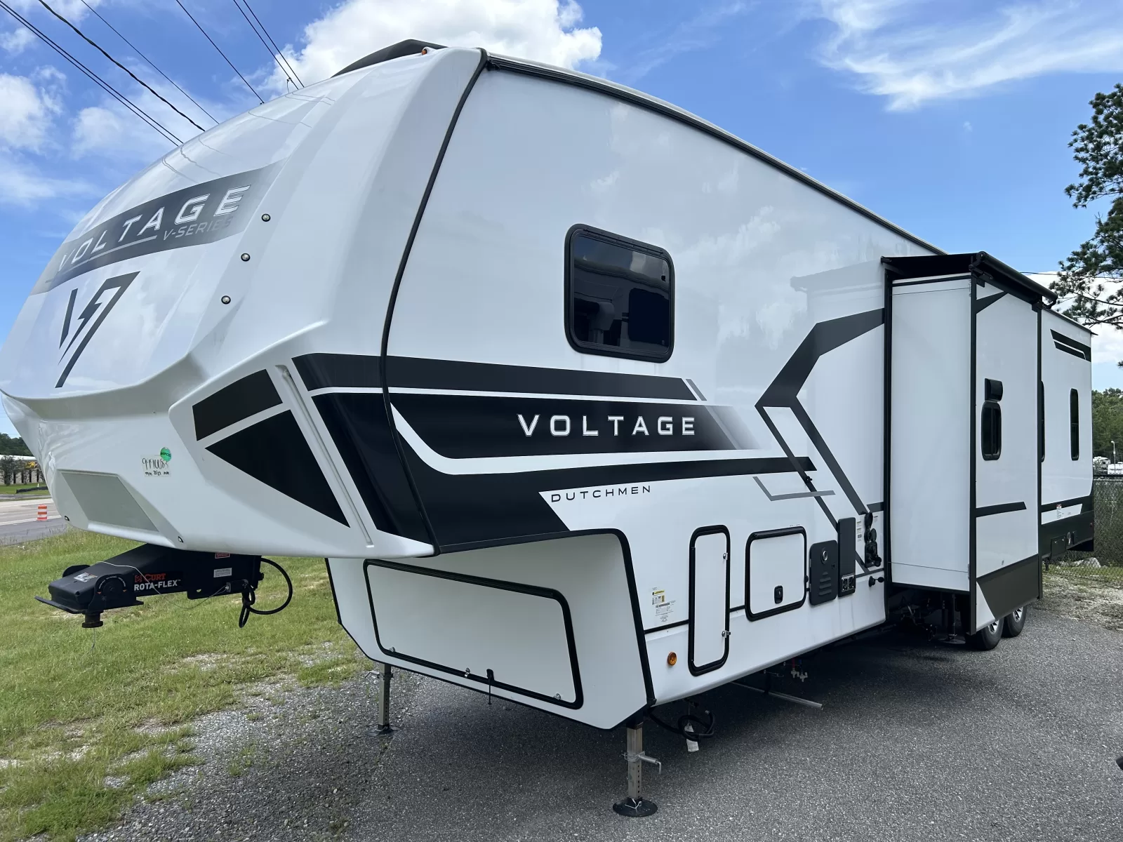 New 2026 Dutchmen RV Voltage 3600 for sale in Gulfport