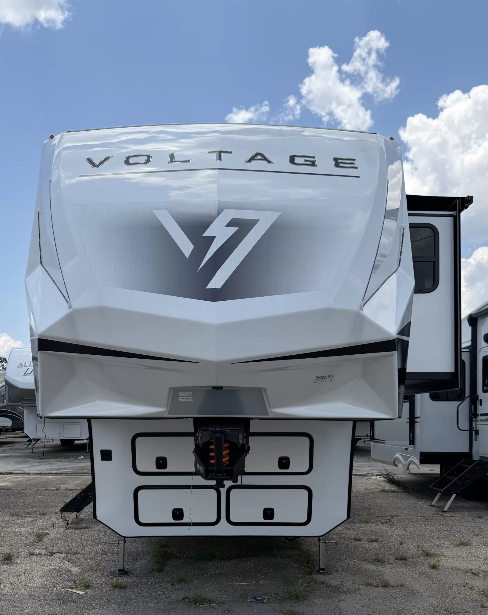 New 2026 Dutchmen RV Voltage 3850 for sale in Picayune