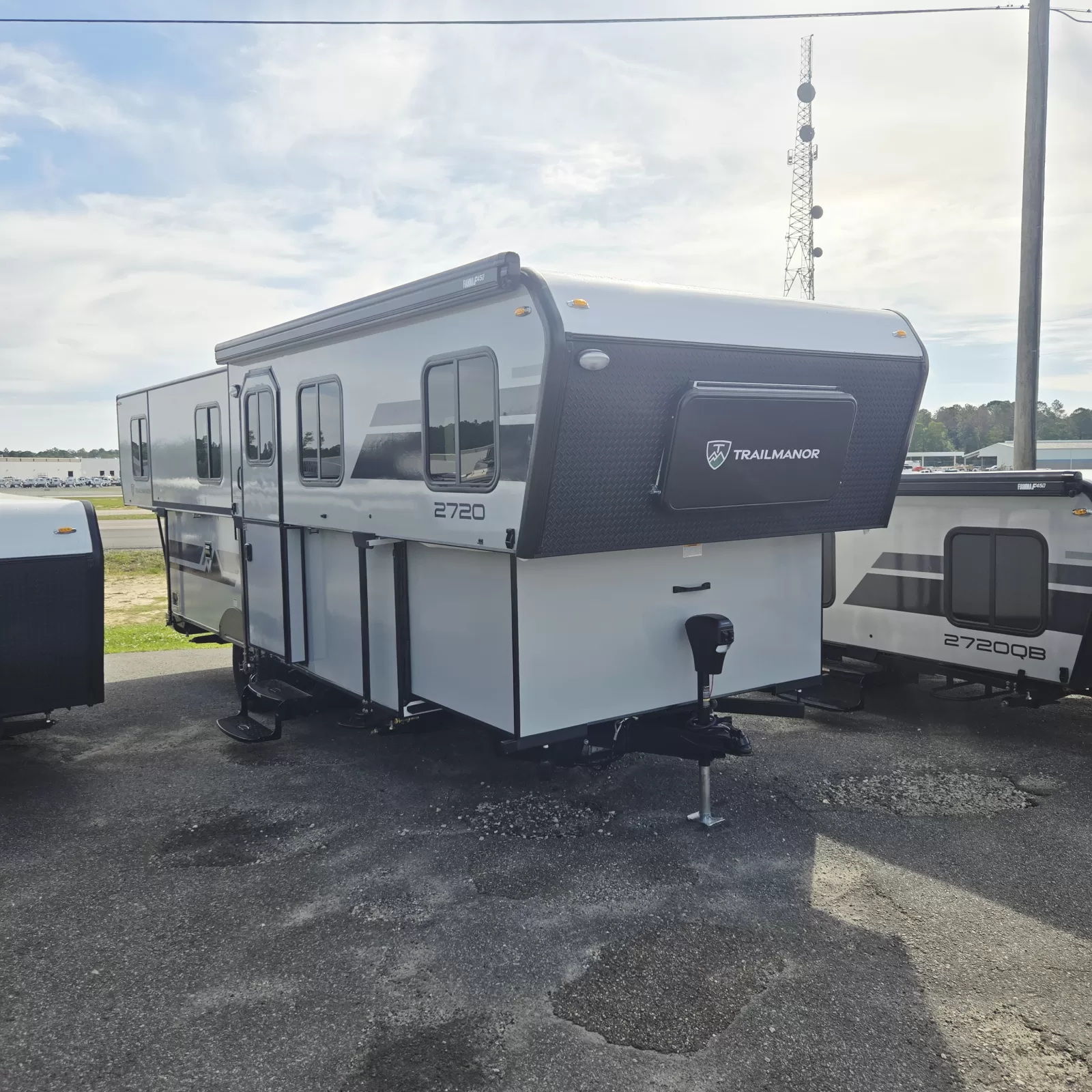TrailManor 2720QS